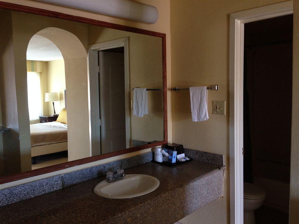 Travel Inn & Suites Humble Ngoại thất bức ảnh